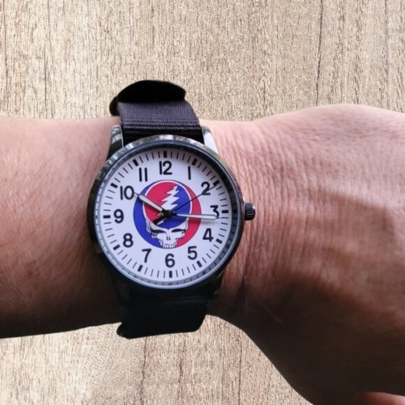 Ltd Ed Grateful Dead Watch Black Band and Black Cabochon Charm Necklace Gift Set - Picture 16 of 16